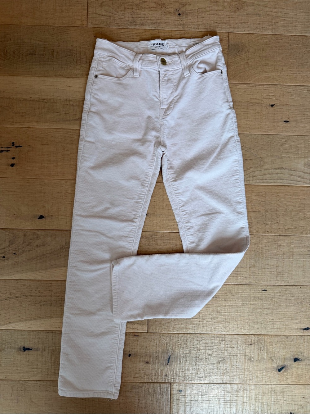 Frame Denim Skinny Jeans in Light Cream